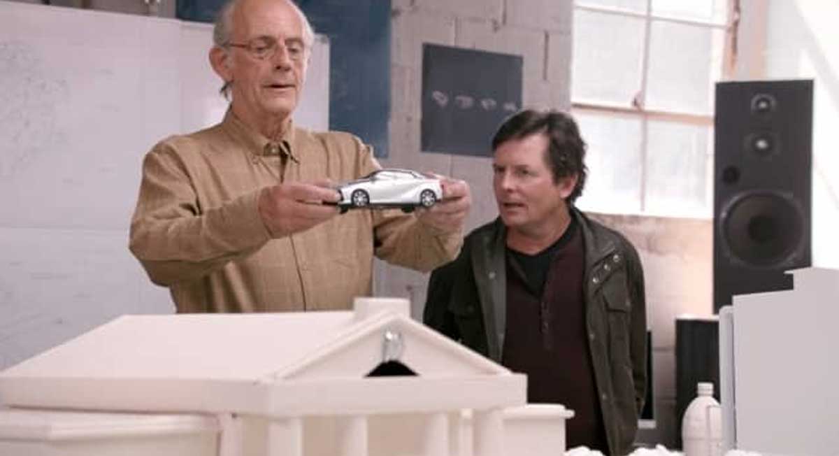 Doktor Brown ve Martin McFly Hidrojen Yakıtlı Araba Reklamında